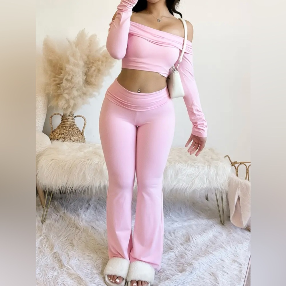 Off-Shoulder Long Sleeve Top & Pants Set.